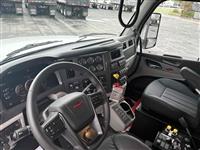 2027 Peterbilt 567