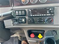 2022 Peterbilt 389