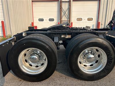 2024 Peterbilt 389