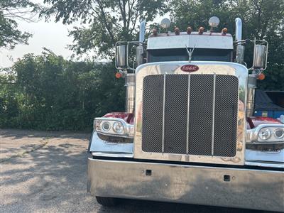 2024 Peterbilt 389