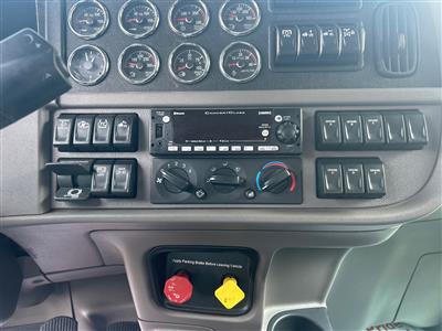 2024 Peterbilt 389