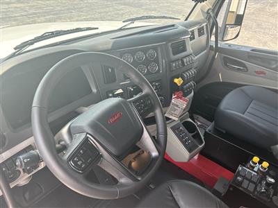 2027 Peterbilt 567