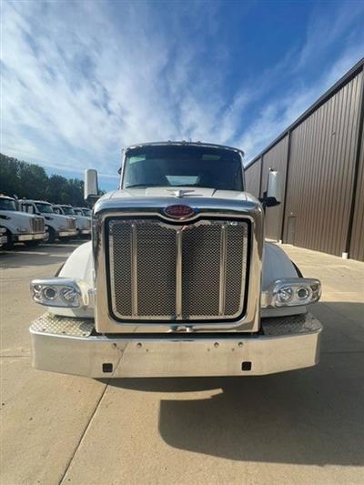 2025 Peterbilt 