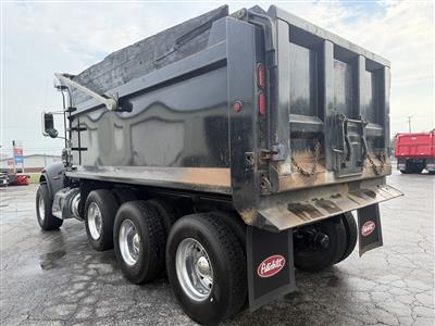 2021 Peterbilt 348