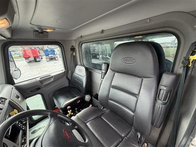 2021 Peterbilt 348