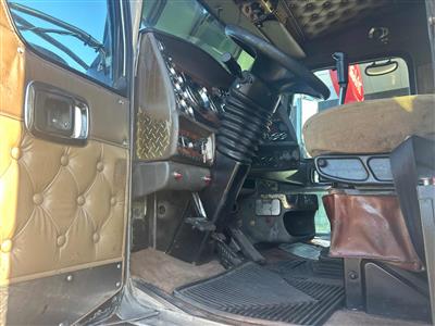 2005 Kenworth W900L