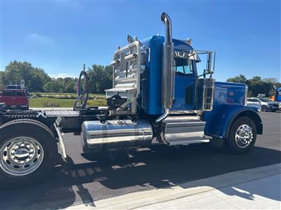 2024 Peterbilt 389