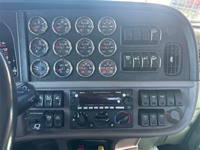 2024 Peterbilt 389