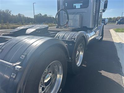 2023 Peterbilt 389