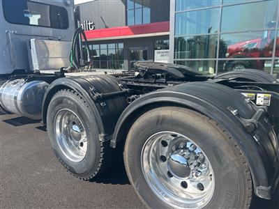 2023 Peterbilt 389