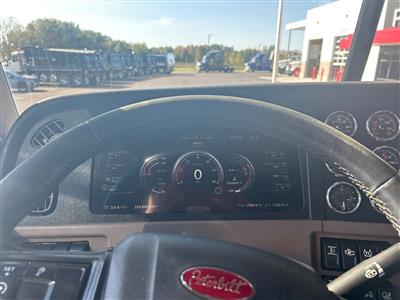 2023 Peterbilt 389