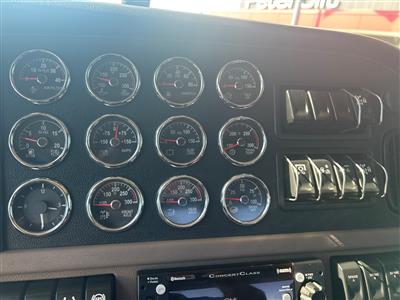 2023 Peterbilt 389