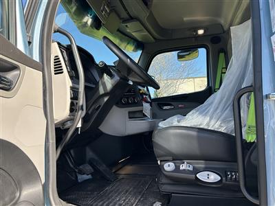 2025 Peterbilt 567