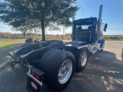 2023 Peterbilt 389