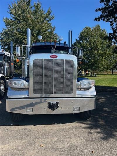 2023 Peterbilt 389