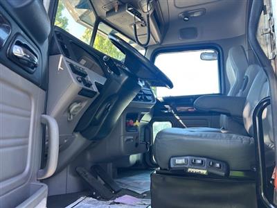 2023 Peterbilt 389