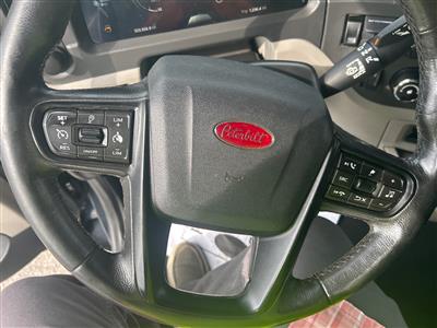 2022 Peterbilt 579