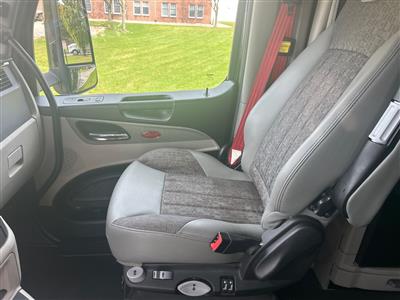 2022 Peterbilt 579
