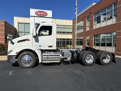 2027 Peterbilt 579