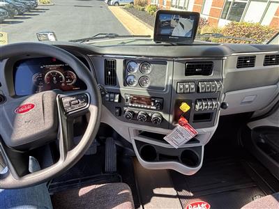 2027 Peterbilt 579