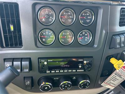 2027 Peterbilt 567