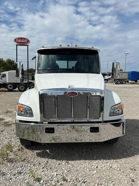 2025 Peterbilt - image 2