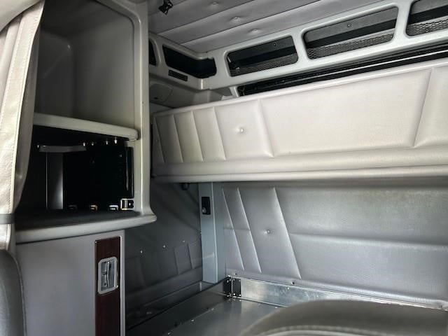 2022 Peterbilt 389 - image 19