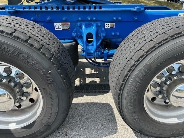 2022 Peterbilt 389 - image 10