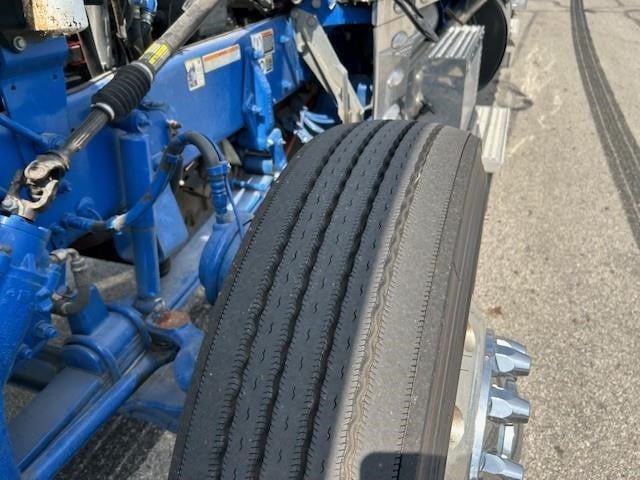 2022 Peterbilt 389 - image 11