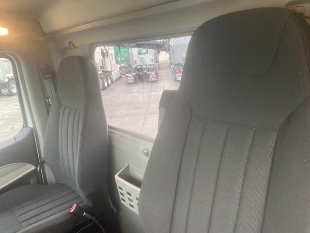 2025 Peterbilt 579 - image 13