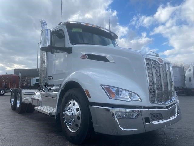 2025 Peterbilt 579 - image 7