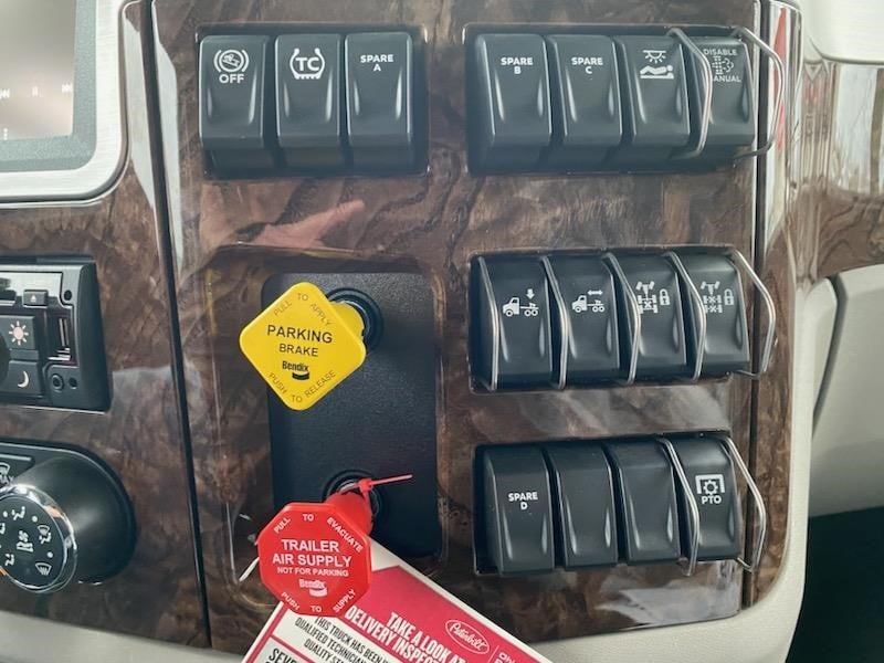 2025 Peterbilt - image 18