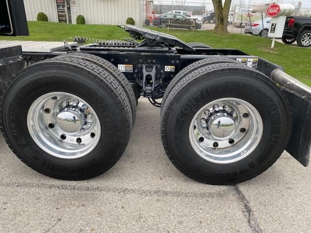 2025 Peterbilt - image 12