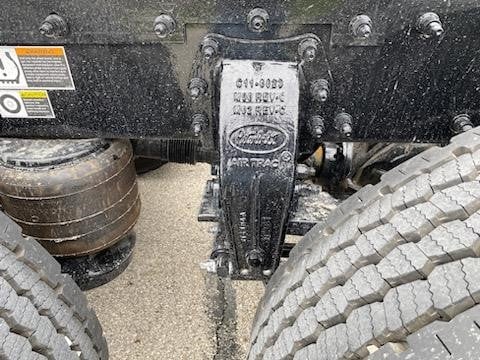 2025 Peterbilt - image 9