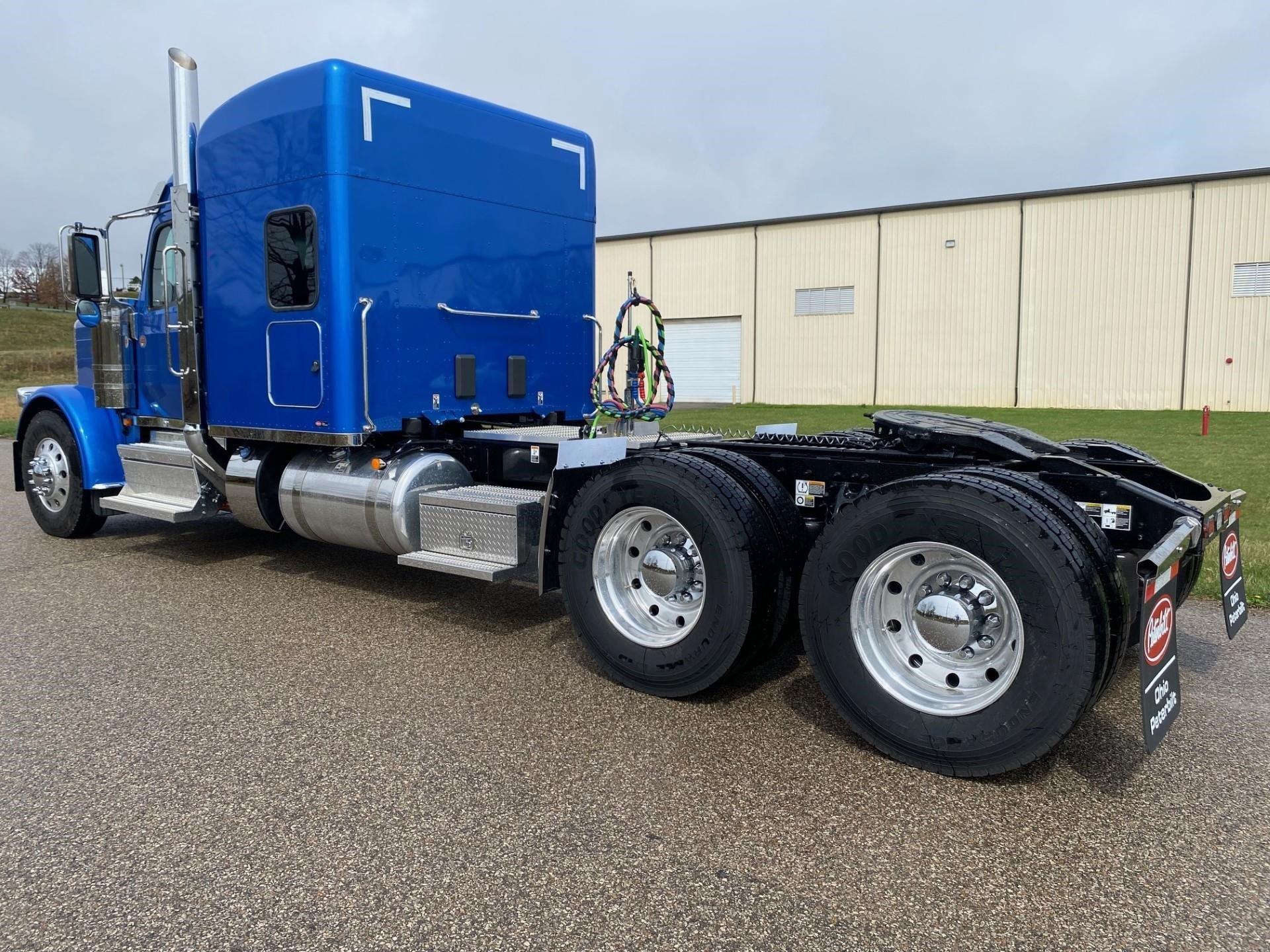 2025 Peterbilt - image 3