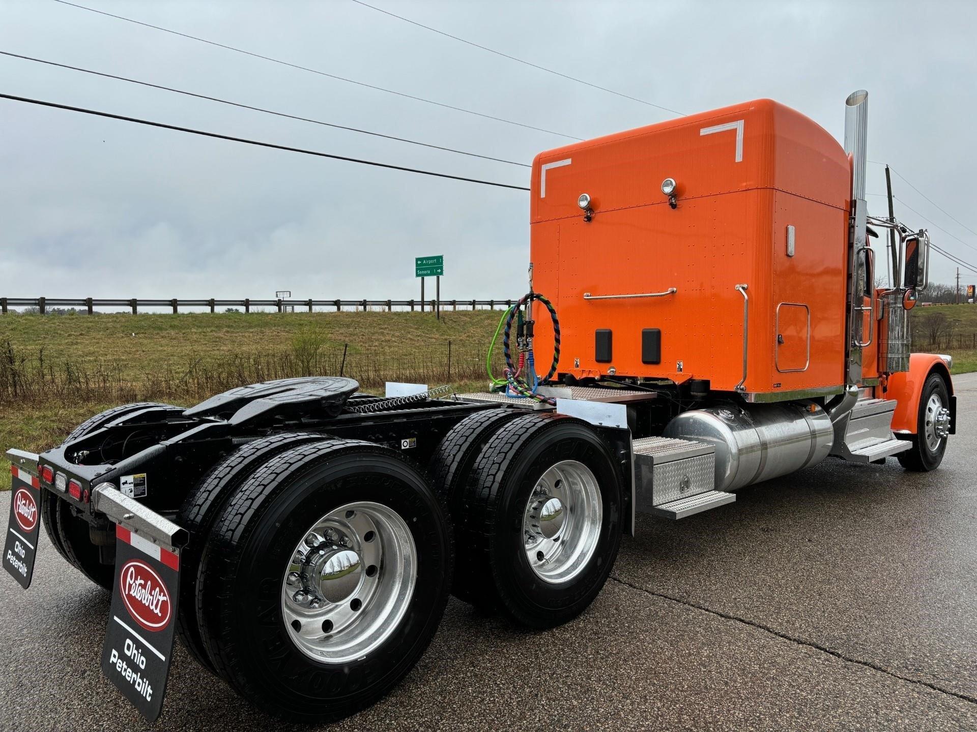 2025 Peterbilt - image 5