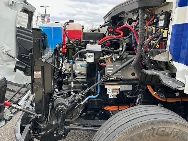 2025 Peterbilt 579 - image 5