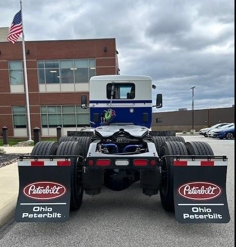 2025 Peterbilt 579 - image 3