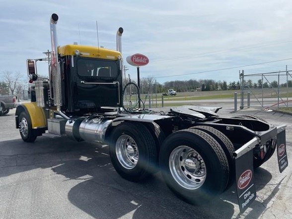 2022 Peterbilt 389 - image 4