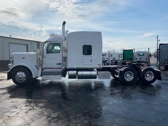 2025 Peterbilt - image 4