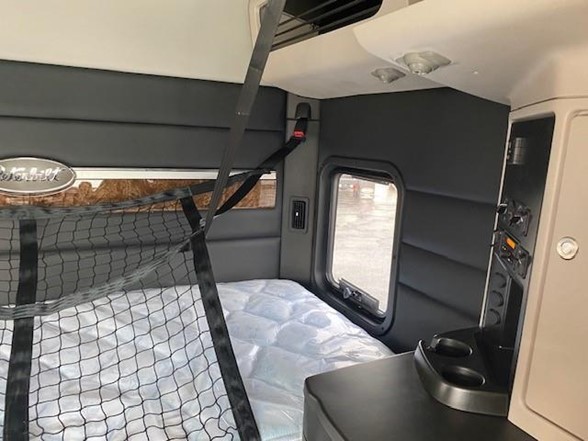 2025 Peterbilt - image 14