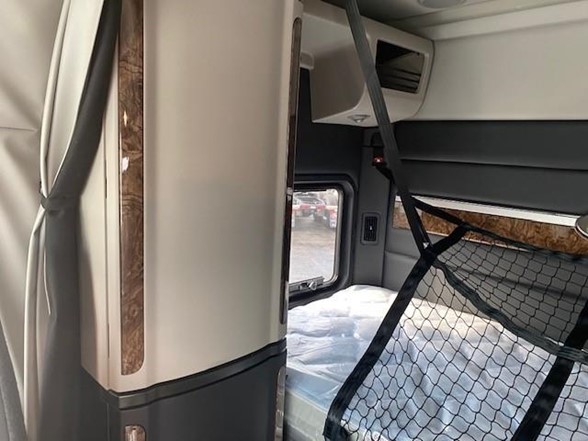 2025 Peterbilt - image 15