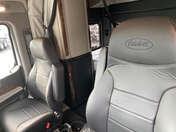 2025 Peterbilt - image 13