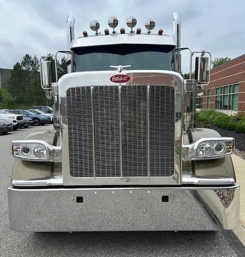 2025 Peterbilt - image 4