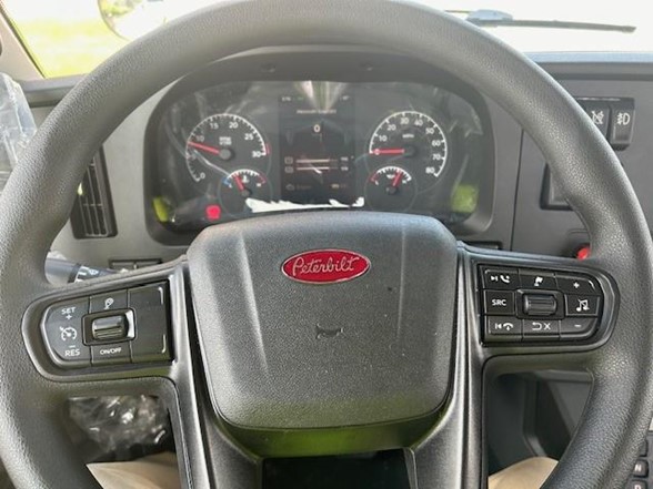2025 Peterbilt 536 - image 10