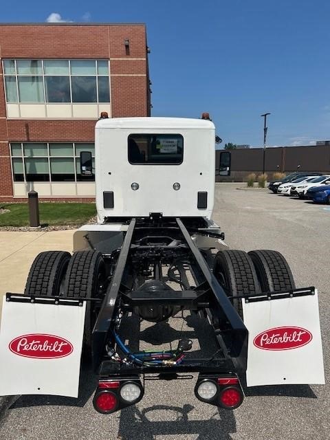 2025 Peterbilt 536 - image 5