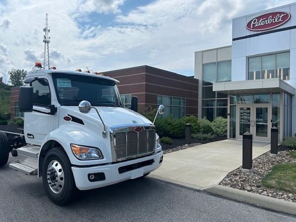 2025 Peterbilt 536 - image 3