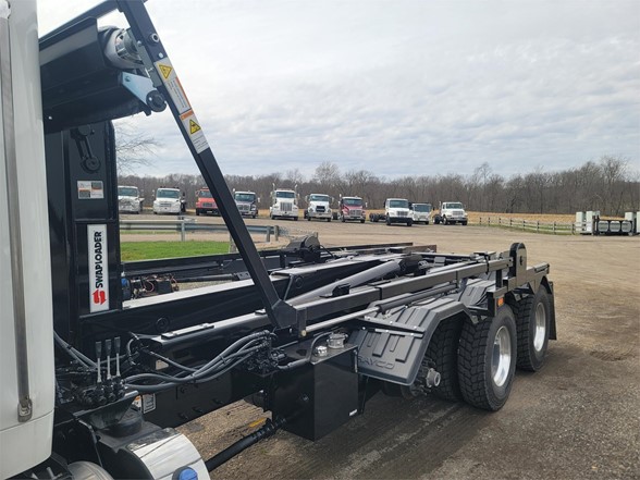 2024 Peterbilt 567 - image 4