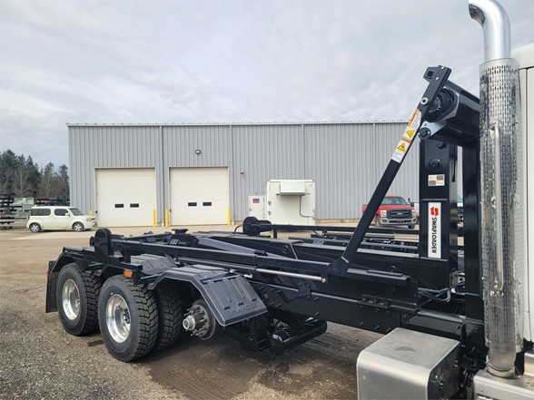 2024 Peterbilt 567 - image 5