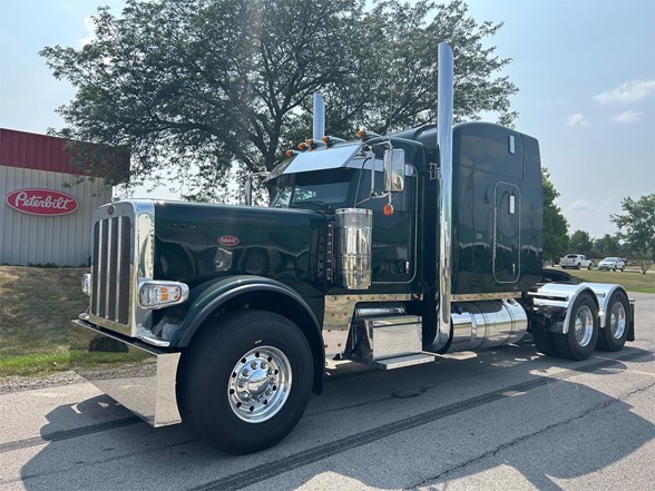 2024 Peterbilt 389 - image 2
